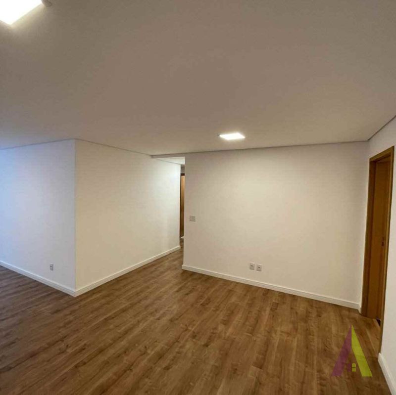 Apartamento com Sala de Jantar Integrada em São Roque!