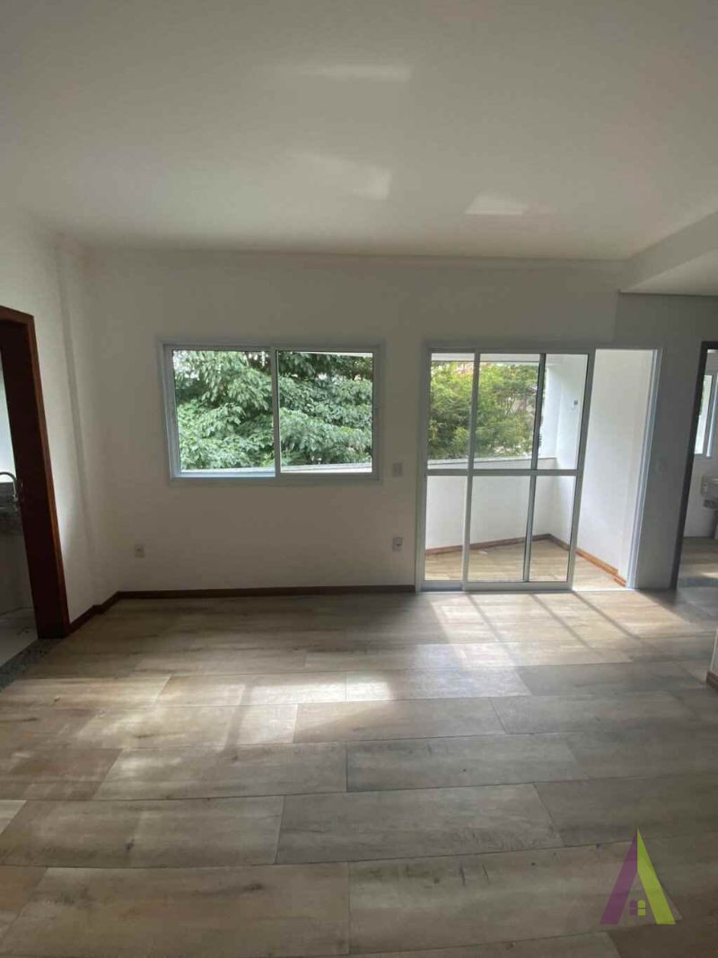  Apartamento Amplo no Centro da Cidade de São Roque!