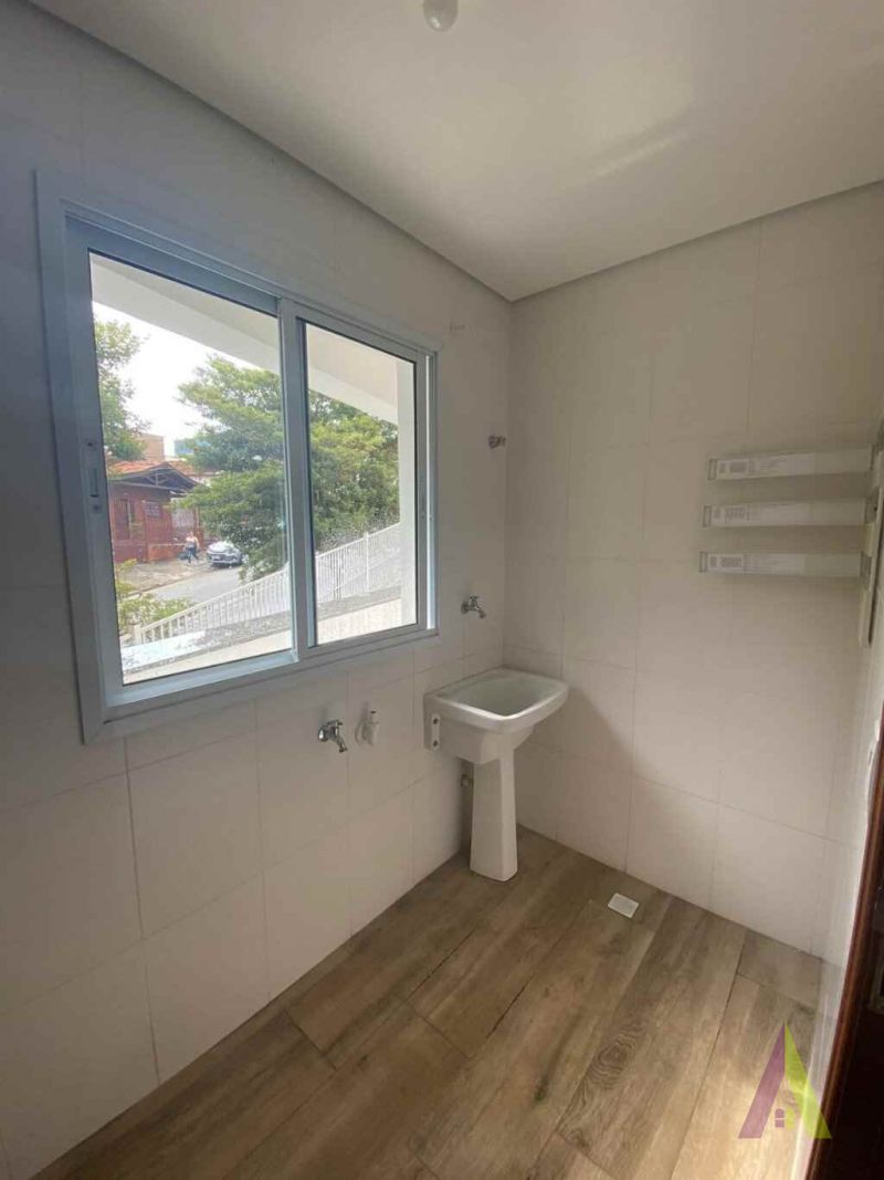  Apartamento Amplo no Centro da Cidade de São Roque!