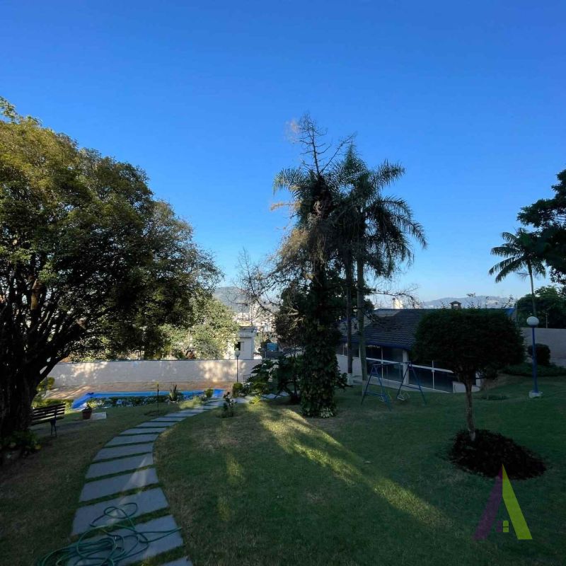  Apartamento Térreo no Centro da Cidade de São Roque!