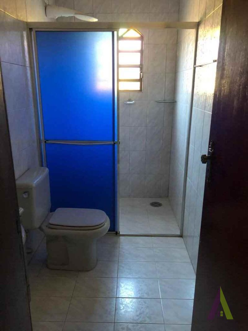 Casa TÃ©rreaÂ  com Quintal Grande em bairro tradicional de SÃ£o Roque!