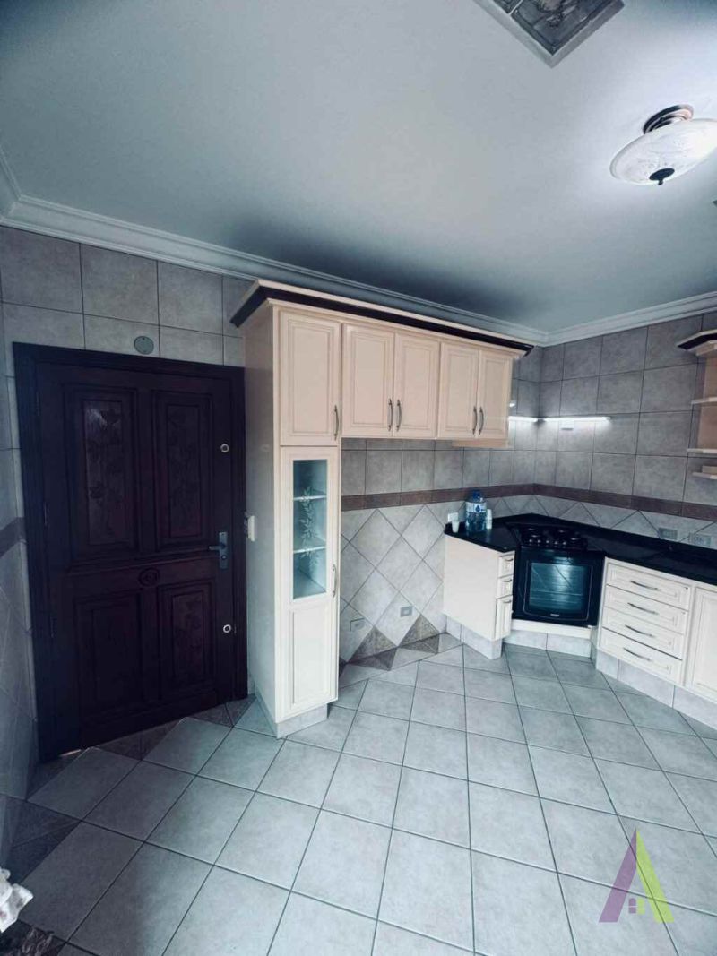 Casa em Condomínio Fechado de Alto Padrão em São Roque!