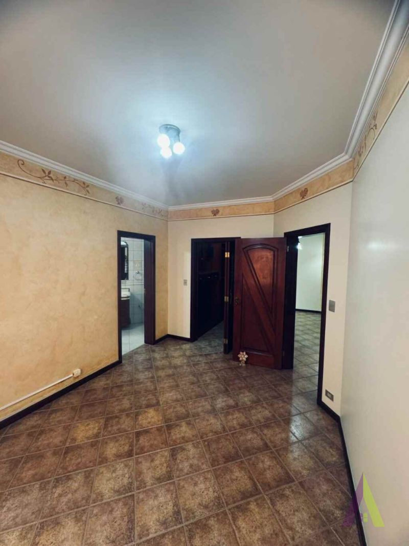 Casa em Condomínio Fechado de Alto Padrão em São Roque!
