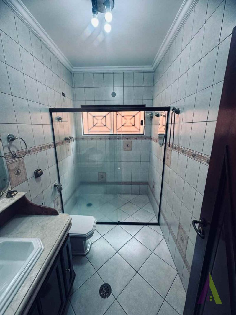 Casa em Condomínio Fechado de Alto Padrão em São Roque!