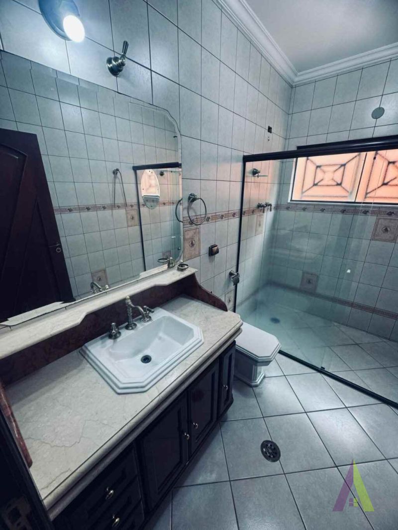 Casa em Condomínio Fechado de Alto Padrão em São Roque!