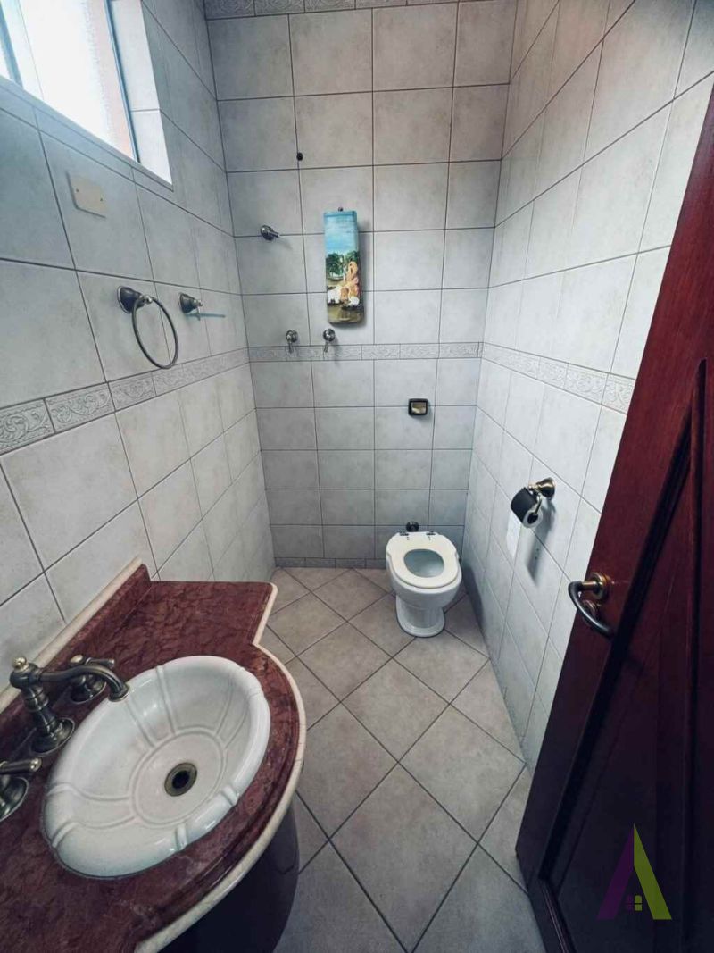 Casa em Condomínio Fechado de Alto Padrão em São Roque!