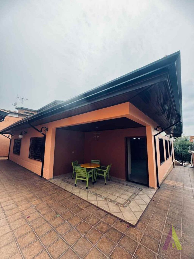 Casa em Condomínio Fechado de Alto Padrão em São Roque!