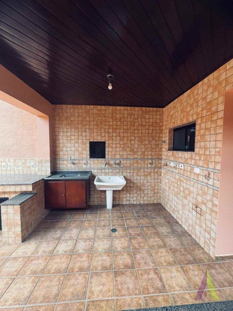 Casa em Condomínio Fechado de Alto Padrão em São Roque!