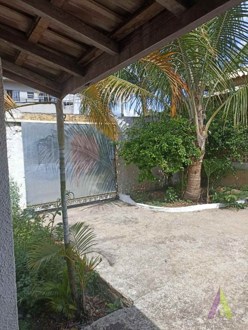 Casa Térrea Comercial em São Roque!