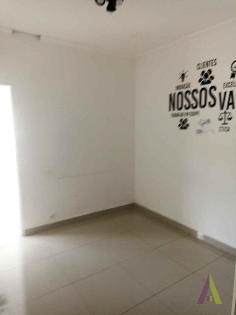 Casa Térrea Comercial em São Roque!