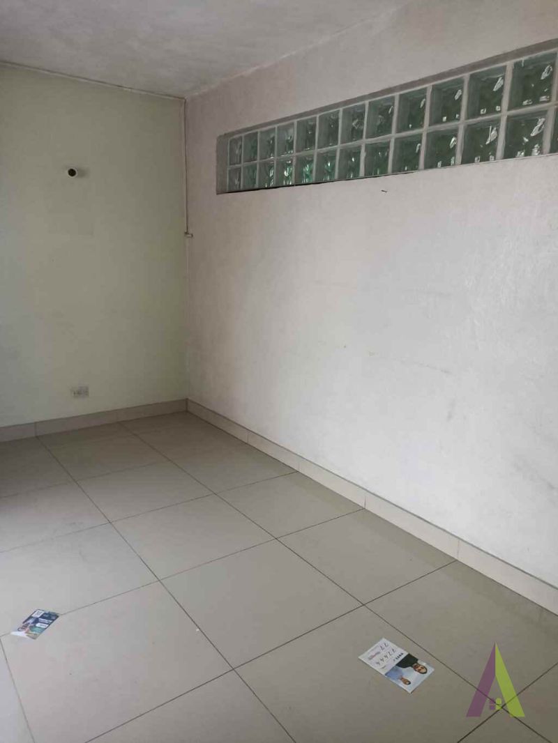 Casa Térrea Comercial em São Roque!