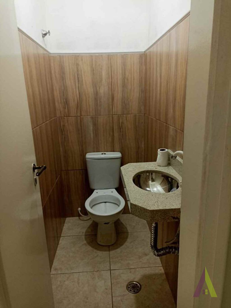 Casa Térrea Comercial em São Roque!