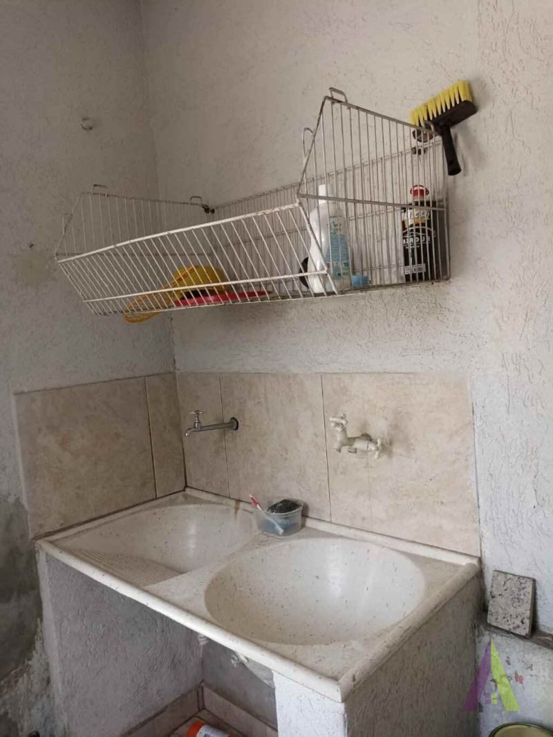 Casa Térrea Comercial em São Roque!