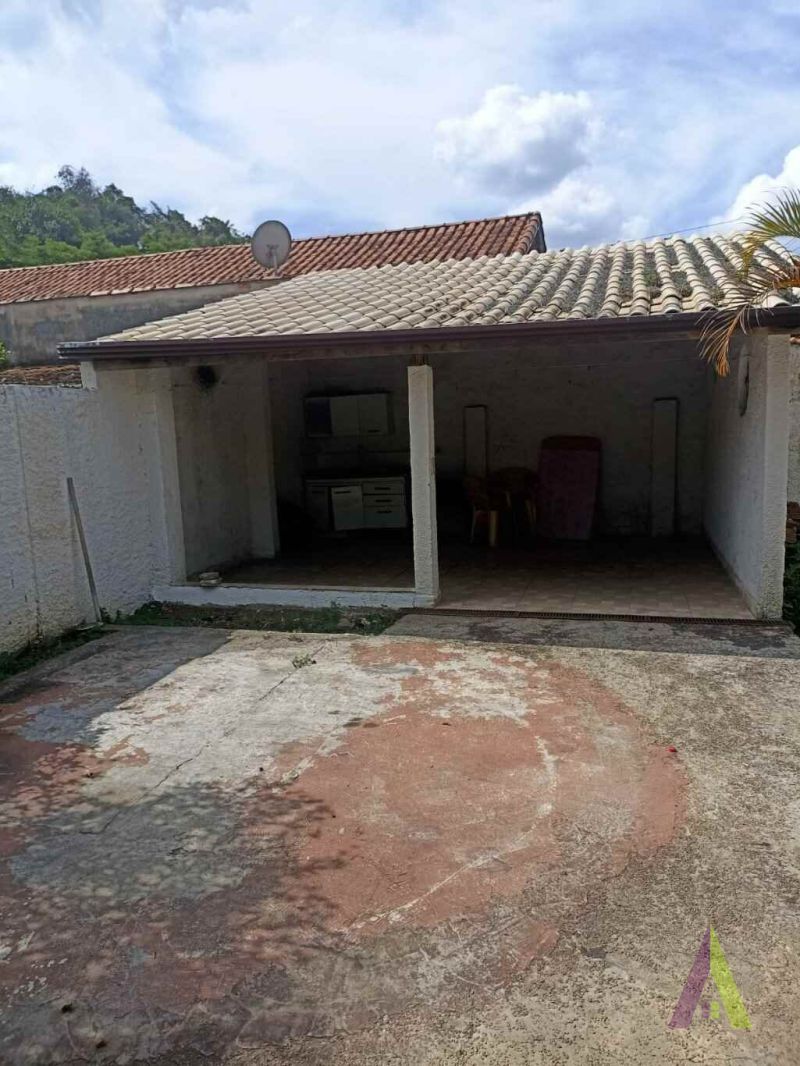 Casa Térrea Comercial em São Roque!