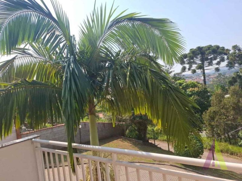 Casa em Condomínio Fechado de São Roque!