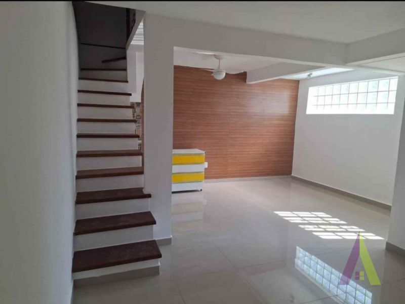 Casa em Condomínio Fechado de São Roque!