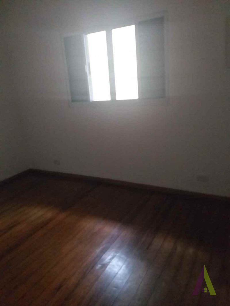 Casa com piscina e churrasqueira em São Roque!