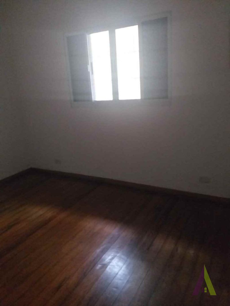 Casa com piscina e churrasqueira em São Roque!