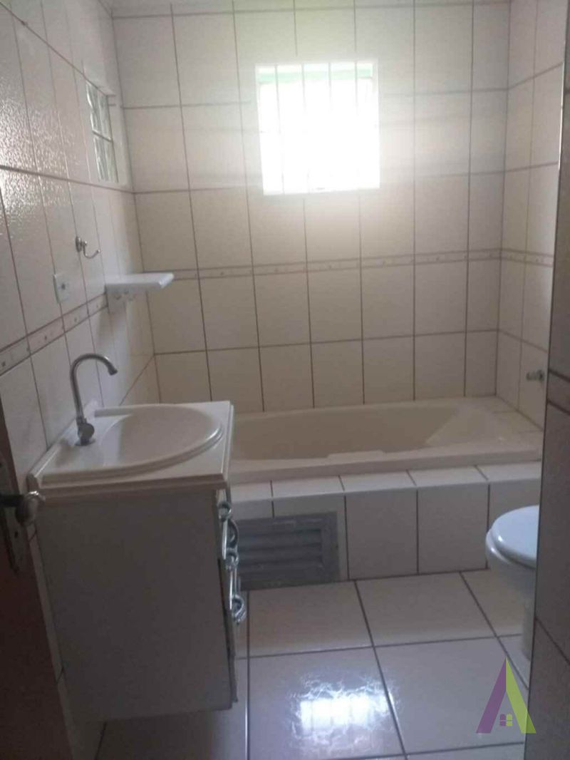 Casa com piscina e churrasqueira em São Roque!