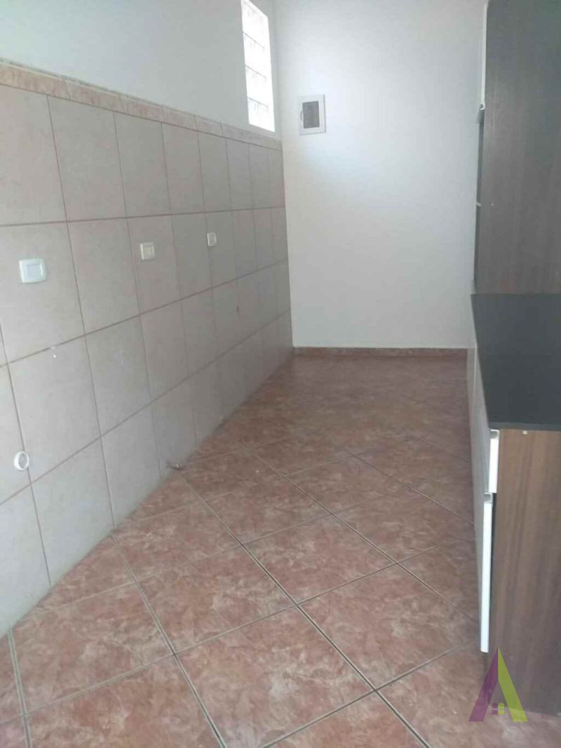 Casa com piscina e churrasqueira em São Roque!