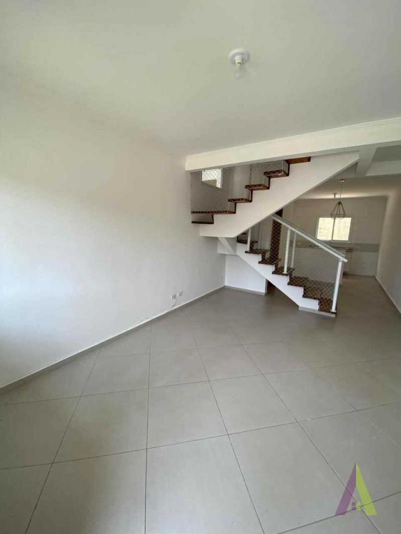 Casa em Condomínio Fechado em São Roque!