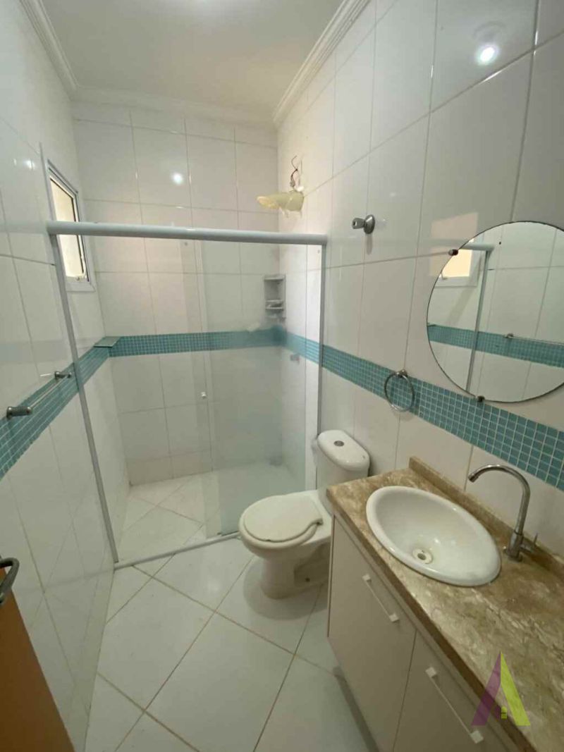 Casa em Condomínio Fechado em São Roque!