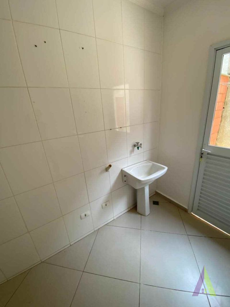 Casa em Condomínio Fechado em São Roque!
