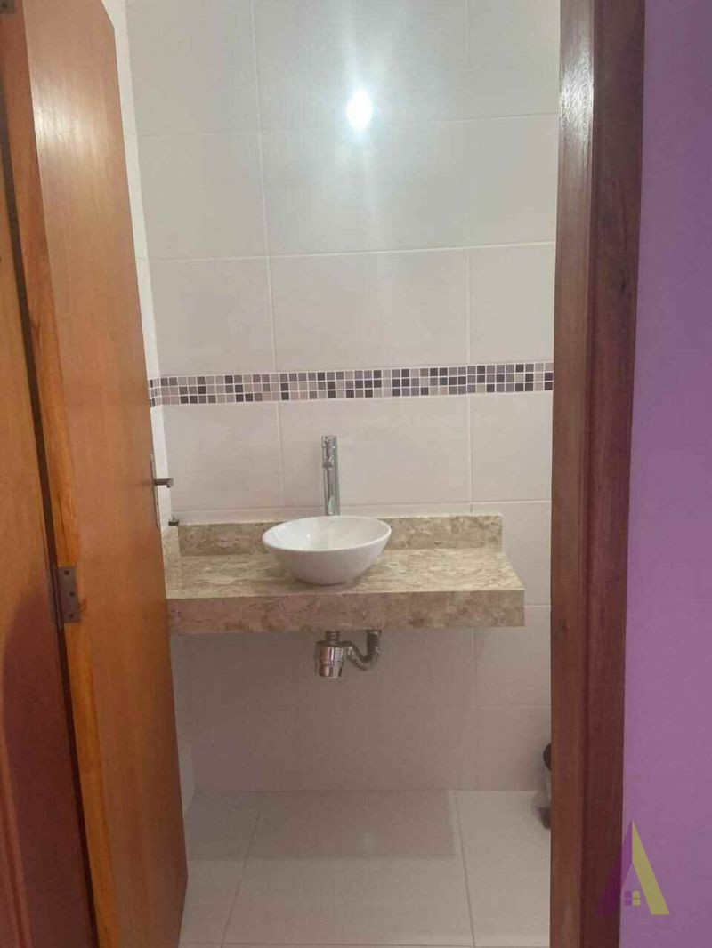 Casa de Alto Padrão em Condomínio Fechado Rodeado de muito Verde em  São Roque!