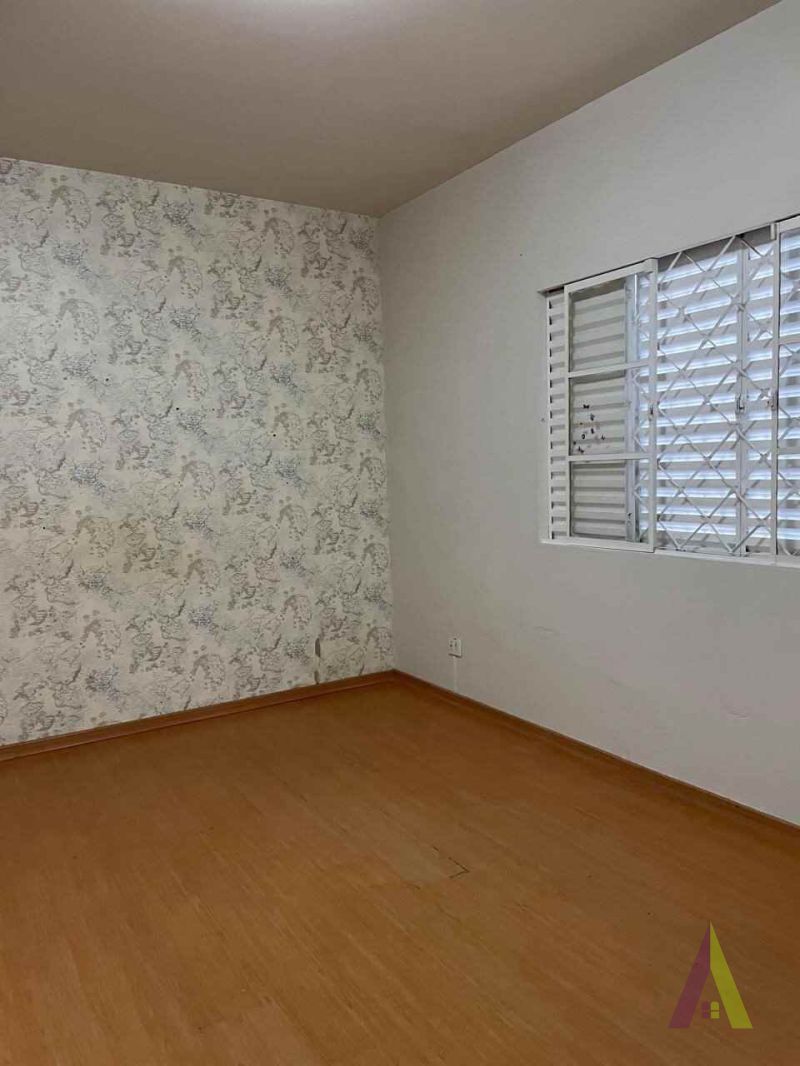 Casa Térrea em Bairro Tradicional em São Roque!