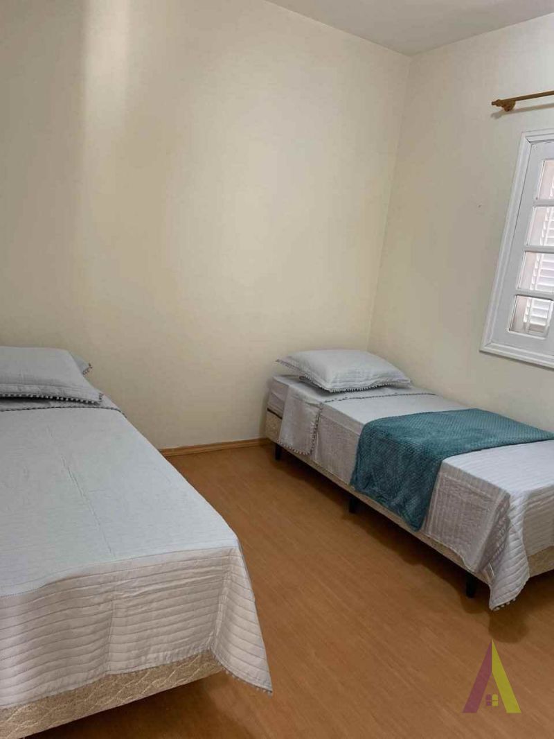 Casa Térrea em Bairro Tradicional em São Roque!