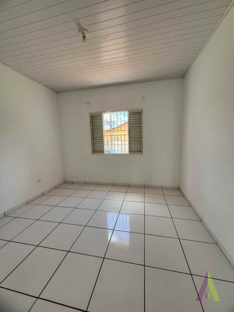 Casa Térrea em Bairro Tradicional de São Roque! 