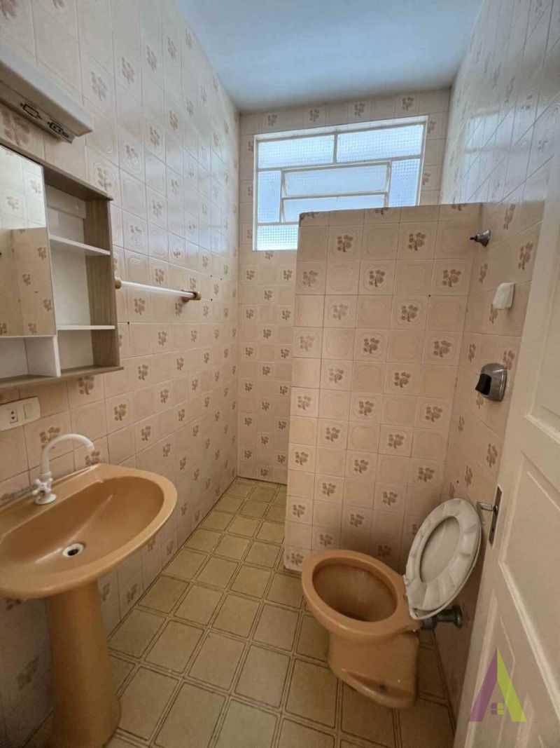 Casa Térrea em Bairro Tradicional de São Roque! 