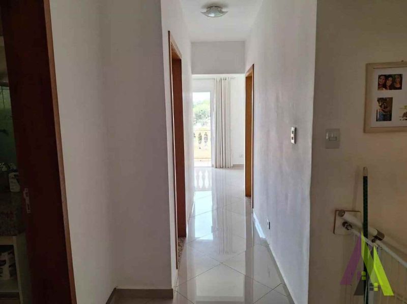 CASA EM CONDOMÍNIO FECHADO EM SÃO ROQUE!