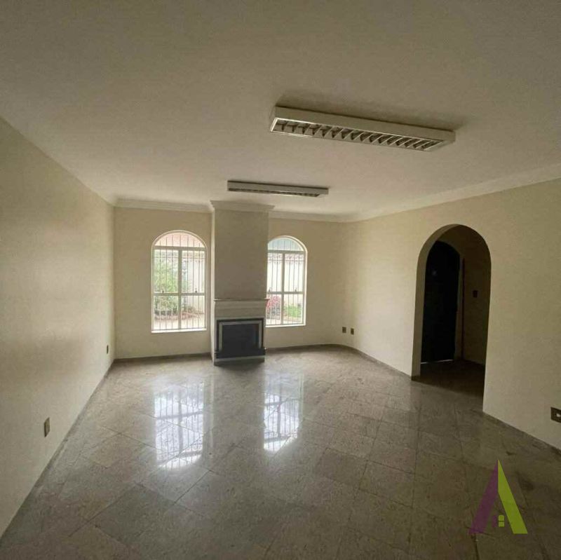 Casa TÃ©rrea com Quintal no centro de SÃ£o Roque!Â 