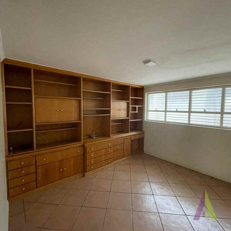 Casa TÃ©rrea com Quintal no centro de SÃ£o Roque!Â 