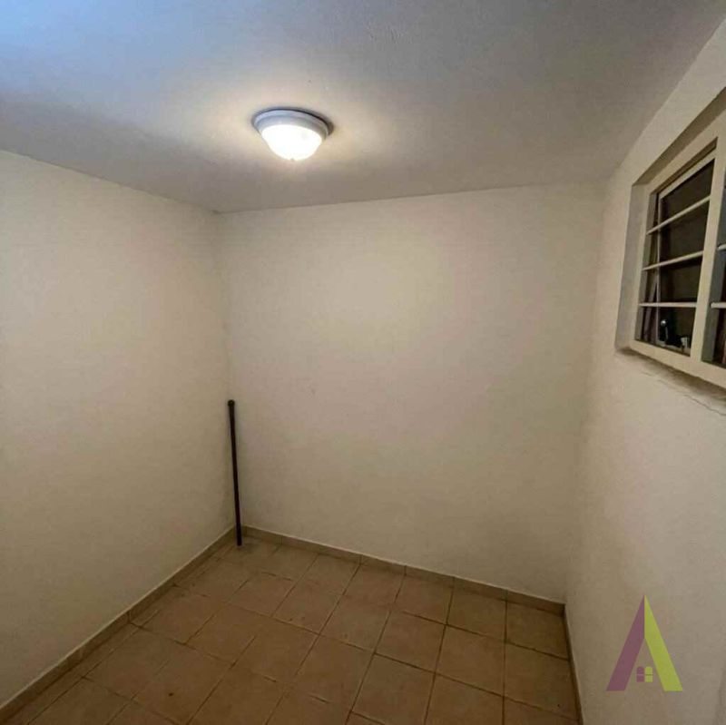 Casa TÃ©rrea com Quintal no centro de SÃ£o Roque!Â 