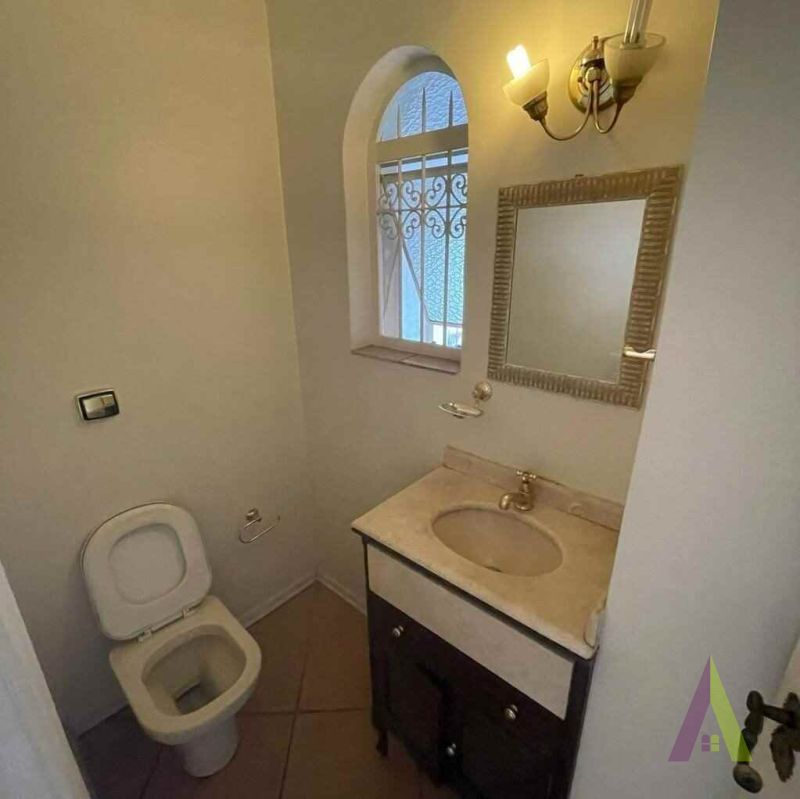 Casa TÃ©rrea com Quintal no centro de SÃ£o Roque!Â 
