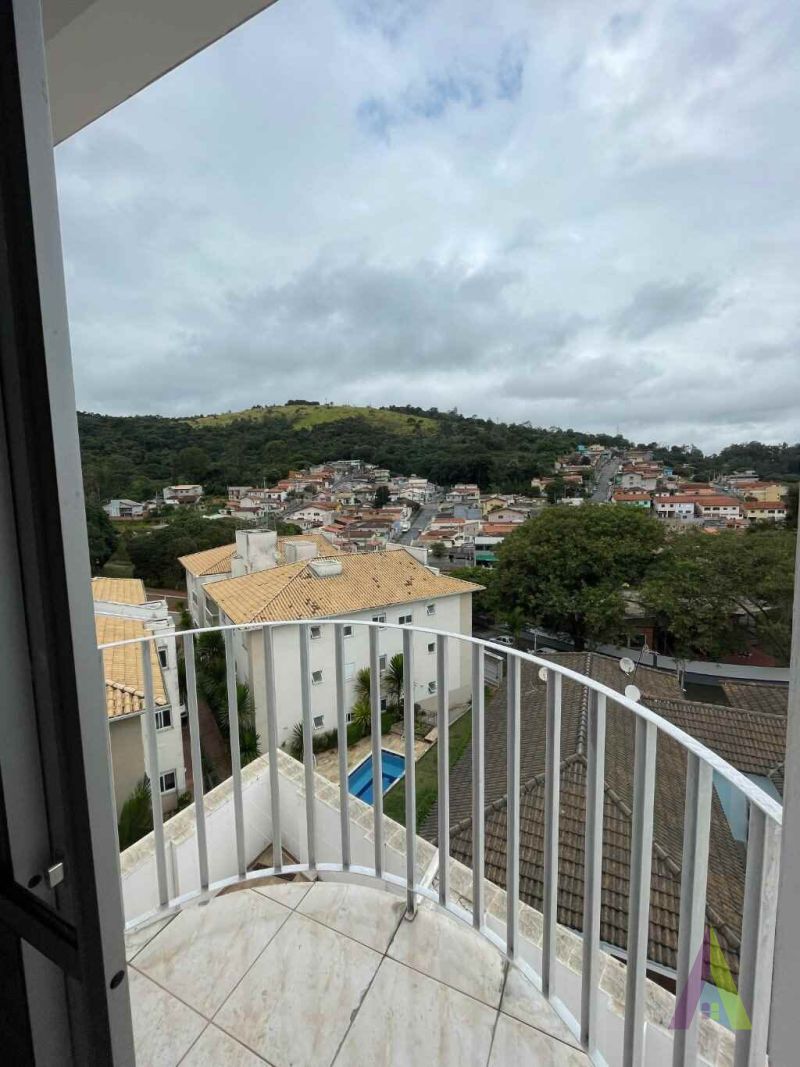 Sobrado no Centro de São Roque!