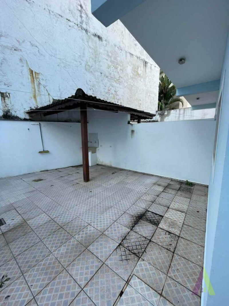 Sobrado no Centro de São Roque!