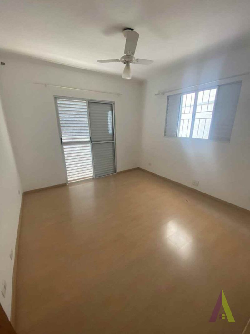 Casa em Condomínio Fechado de São Roque! 