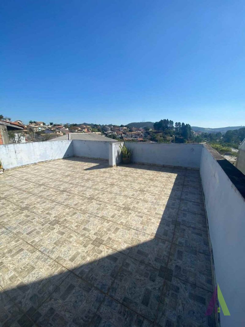 Casa em Condomínio Fechado de São Roque! 