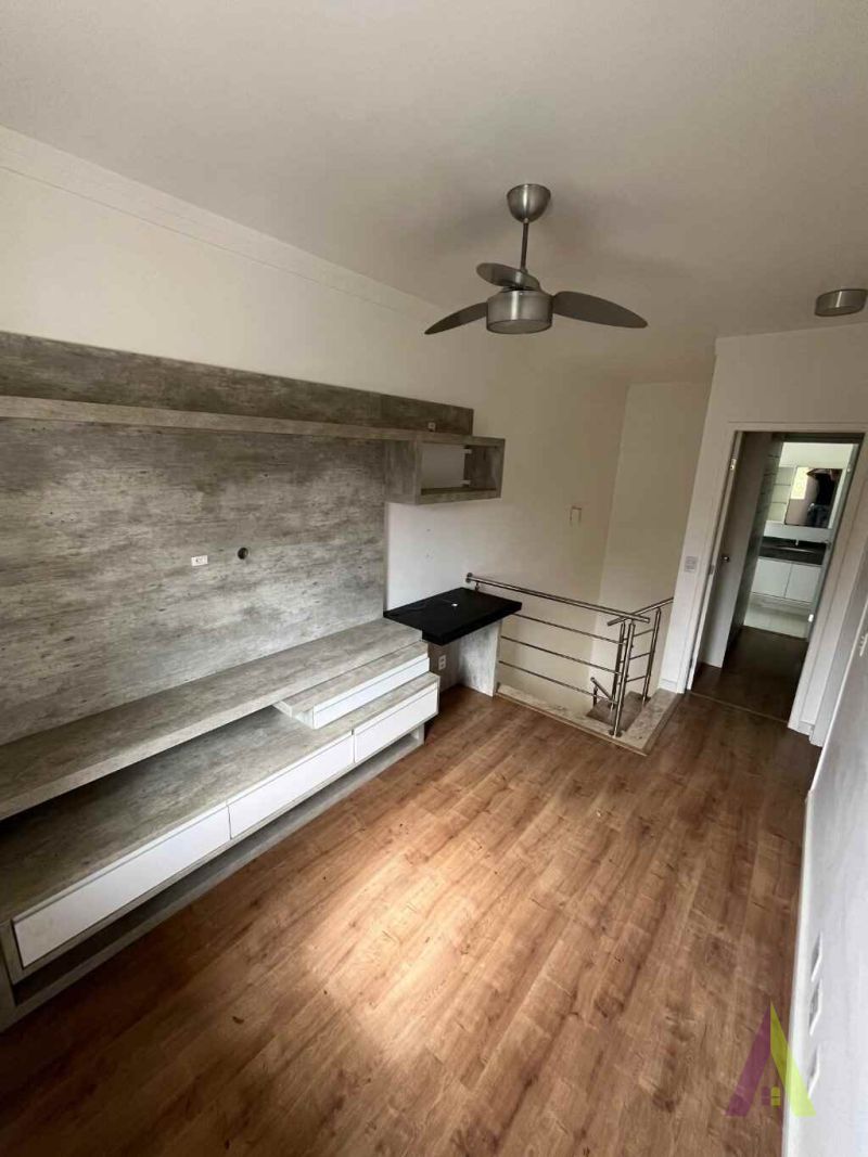 Casa em Condomínio Fechado Rica em Planejados de São Roque!