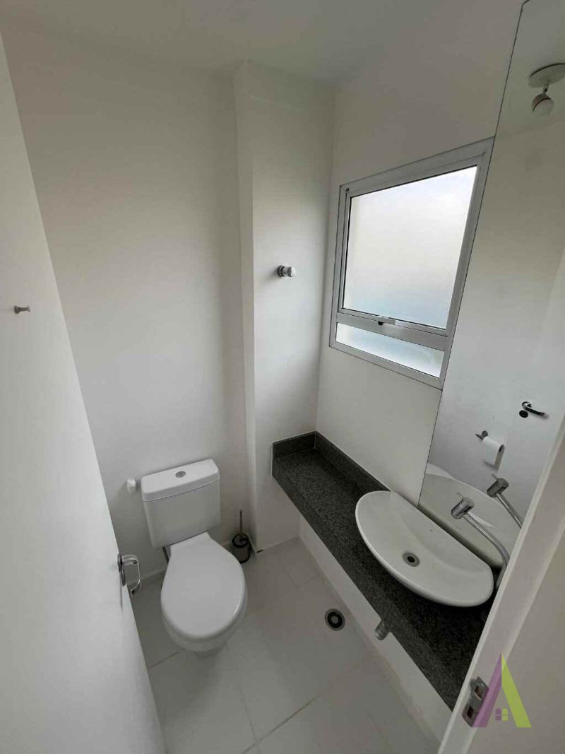 Casa em Condomínio Fechado Rica em Planejados de São Roque!