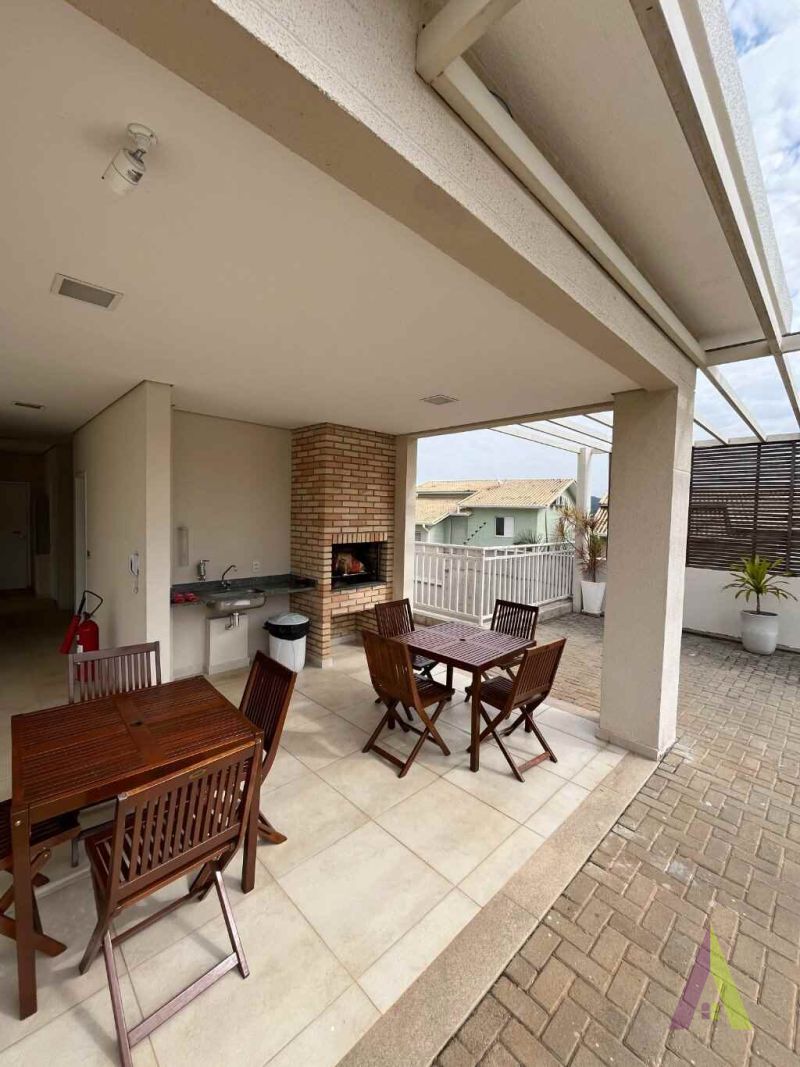 Casa em Condomínio Fechado Rica em Planejados de São Roque!