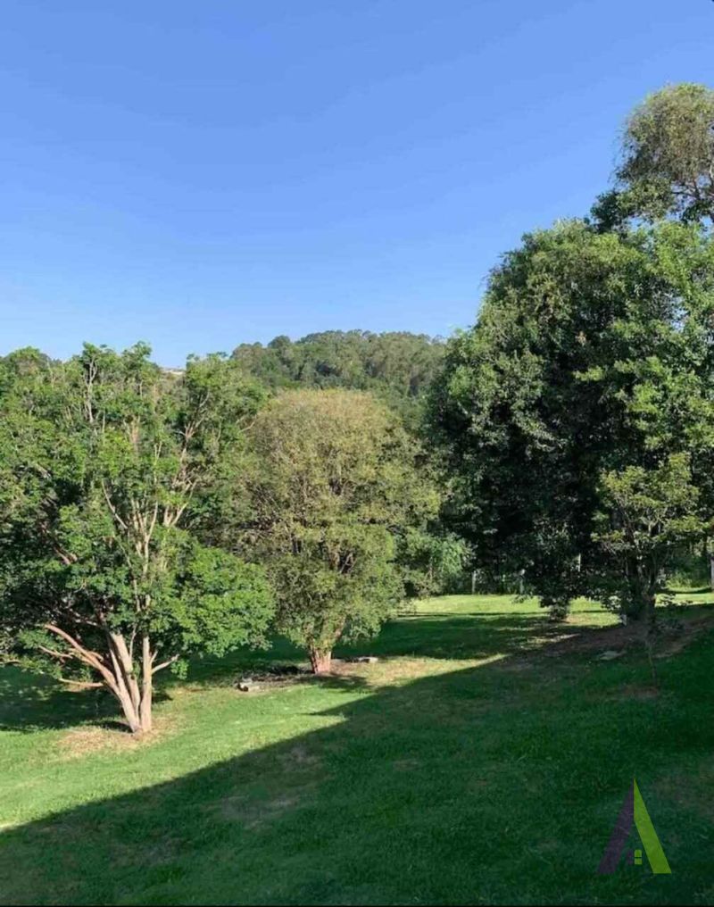 Chácara com 8.500 m² próximo a Estrada do Vinho em São Roque!  