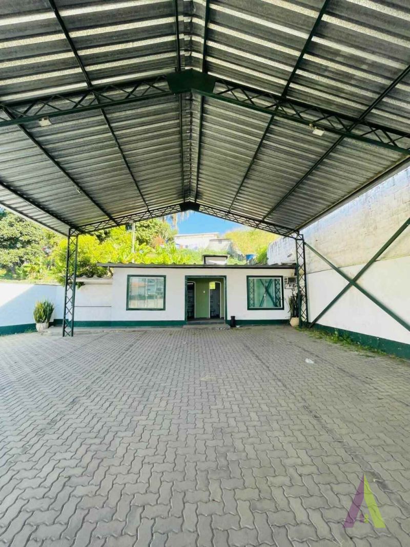  Ponto Comercial no Coração de São Roque!