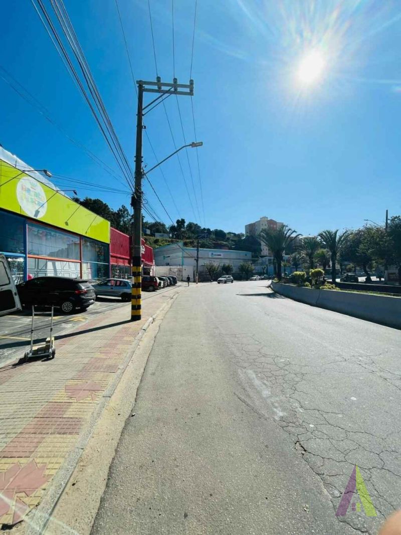 Ponto Comercial no Coração de São Roque!