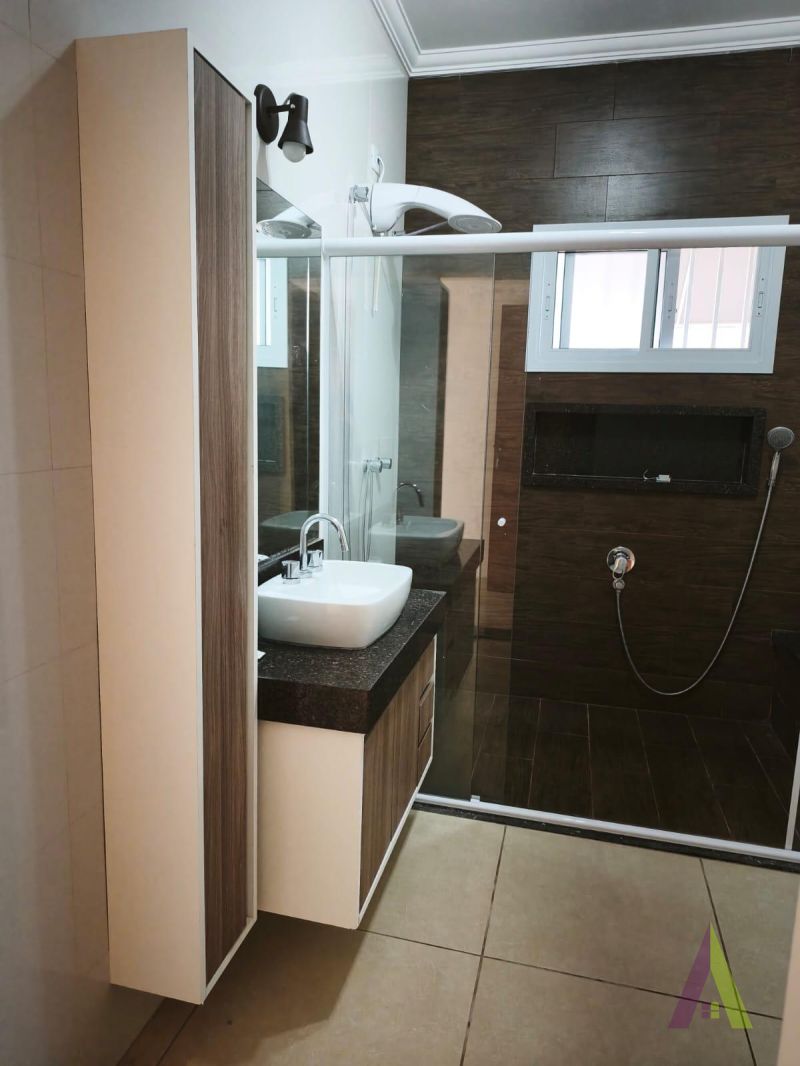 Casa Térrea em Condomínio de Alto Padrão de São Roque!