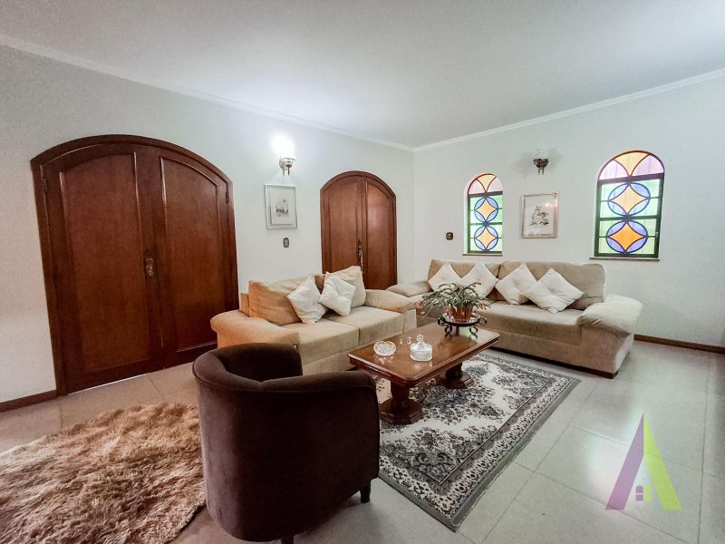 Casa Térrea em Bairro Tradicional  São Roque!