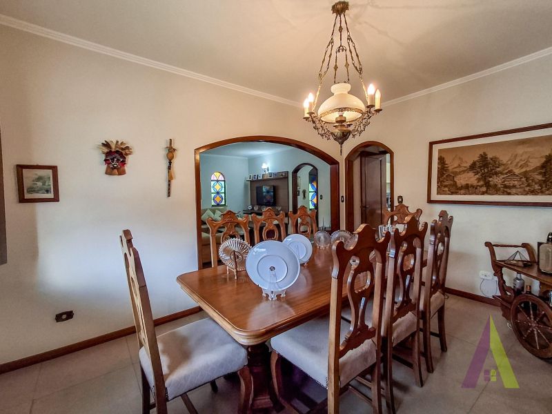 Casa Térrea em Bairro Tradicional  São Roque!